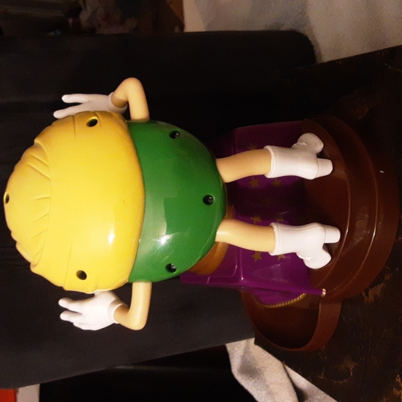 M&M GREEN JEANIE DISPENSER - Picture 3 of 4